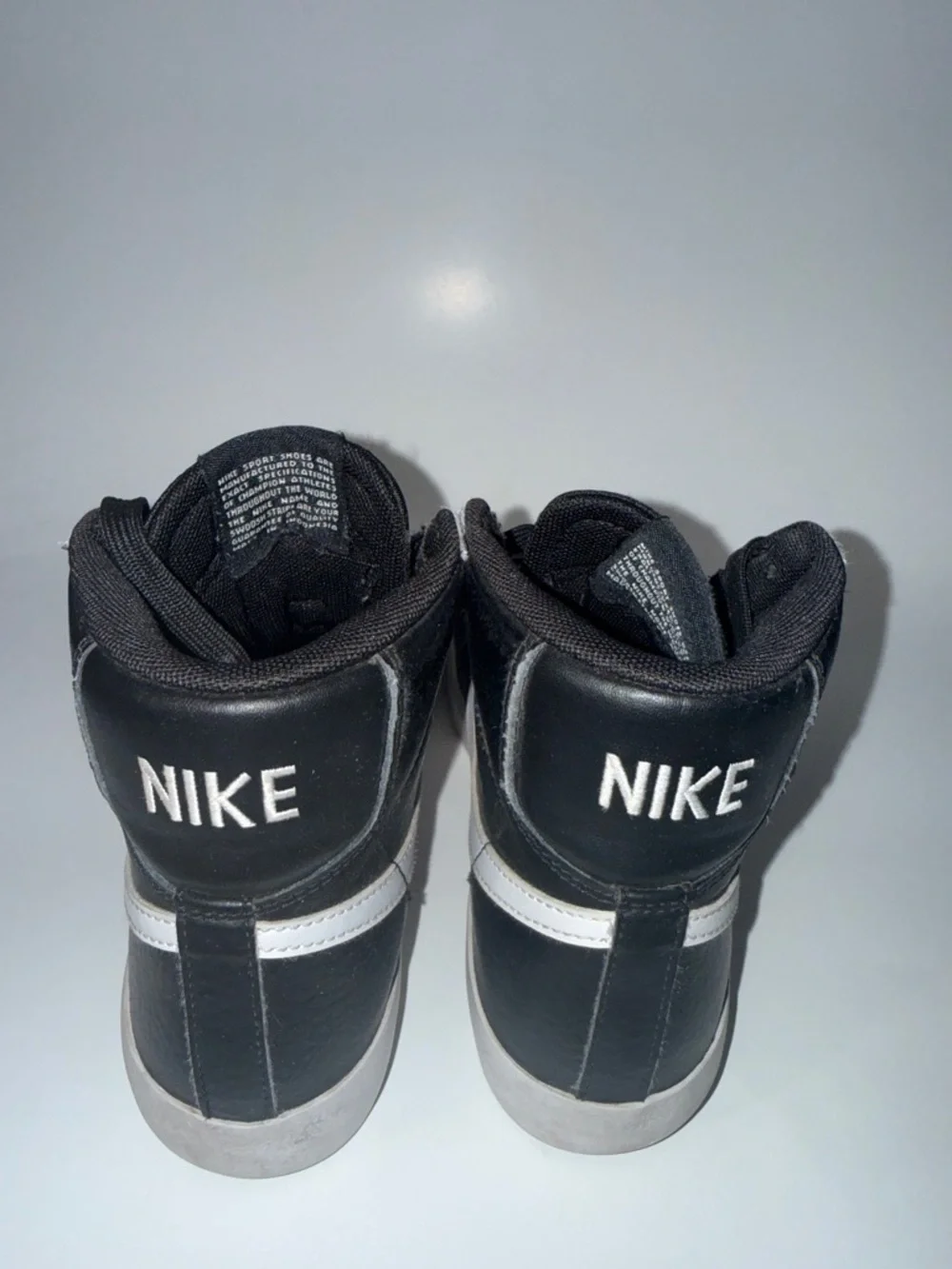 Nike Blazer Mid '77 Vintage sneakers black and white youth size 4
